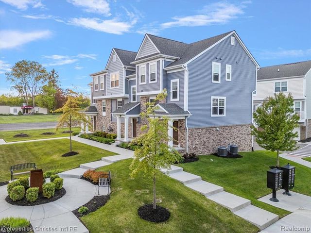 4953 Treeside Lane, Troy, MI 48098