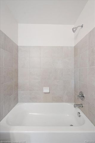 4953 Treeside Lane, Troy, MI 48098
