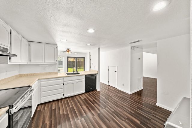 2732 Independence Ave, West Sacramento, CA 95691