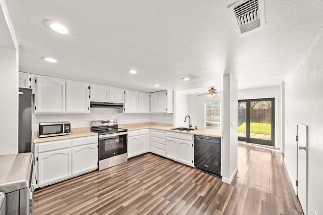 2732 Independence Ave, West Sacramento, CA 95691