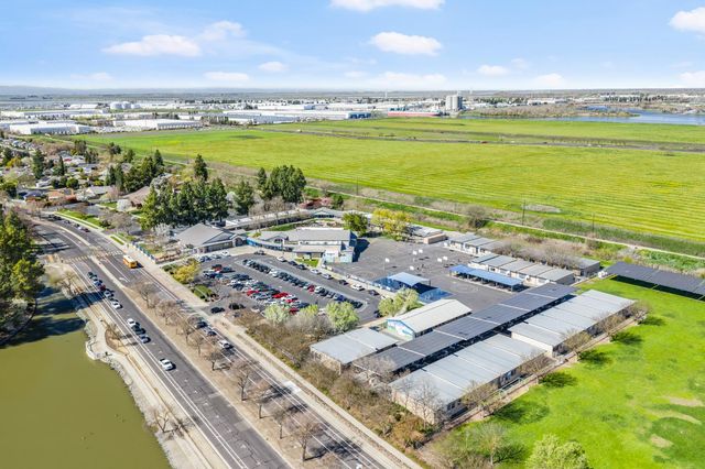 2732 Independence Ave, West Sacramento, CA 95691