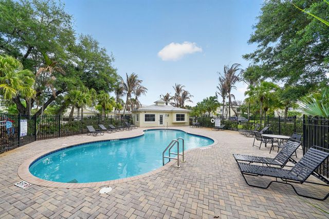 2535 Creekside Drive, Fort Pierce, FL 34981