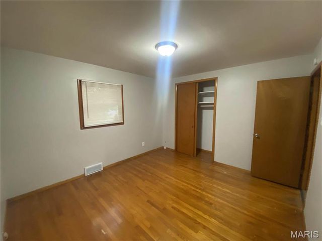 1445 Fairmeadows Lane, St Louis, MO 63138