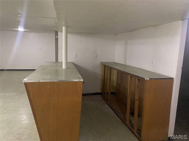 1445 Fairmeadows Lane, St Louis, MO 63138