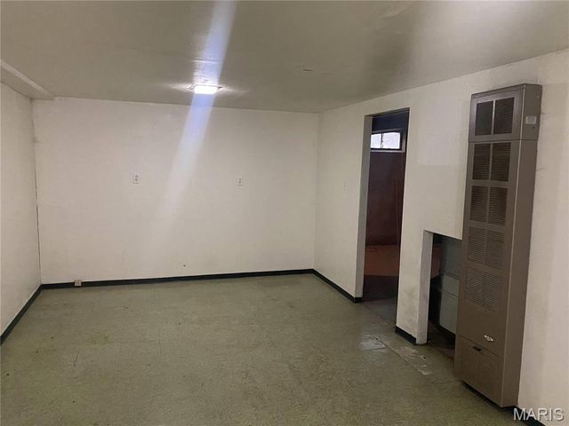 1445 Fairmeadows Lane, St Louis, MO 63138