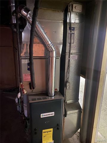 1445 Fairmeadows Lane, St Louis, MO 63138