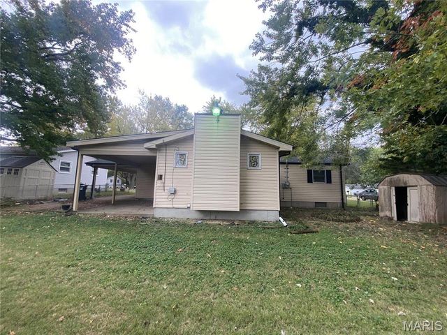 1445 Fairmeadows Lane, St Louis, MO 63138