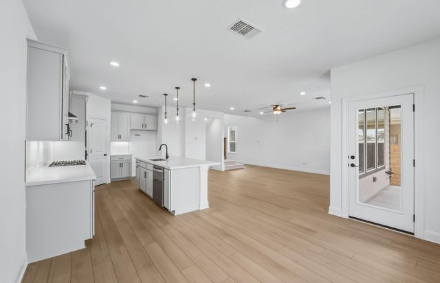 520 Knot DR, Leander, TX 78641