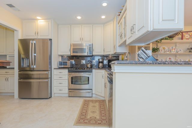 8131 Wolf Creek Court, Evansville, IN 47712