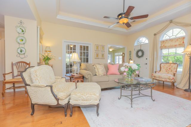 8131 Wolf Creek Court, Evansville, IN 47712