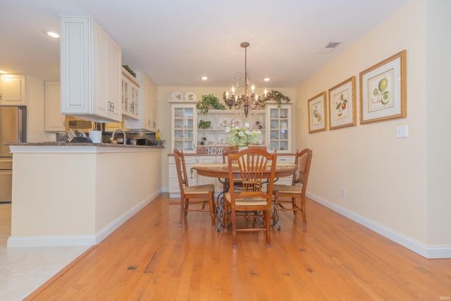 8131 Wolf Creek Court, Evansville, IN 47712