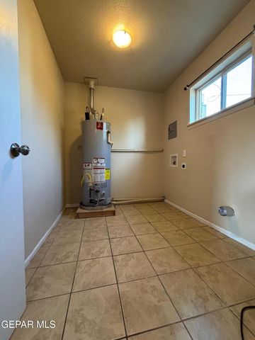 6376 SANTIAGO Street B, El Paso, TX 79932