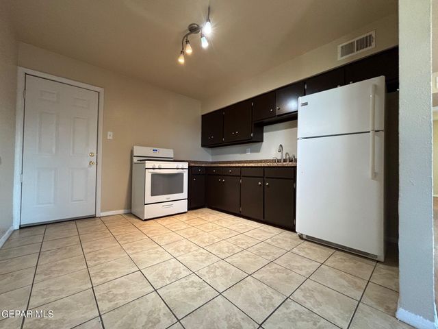 6376 SANTIAGO Street B, El Paso, TX 79932
