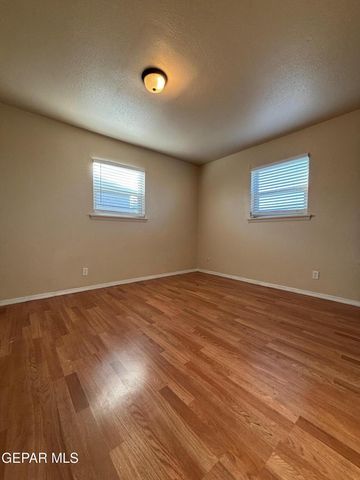 6376 SANTIAGO Street B, El Paso, TX 79932