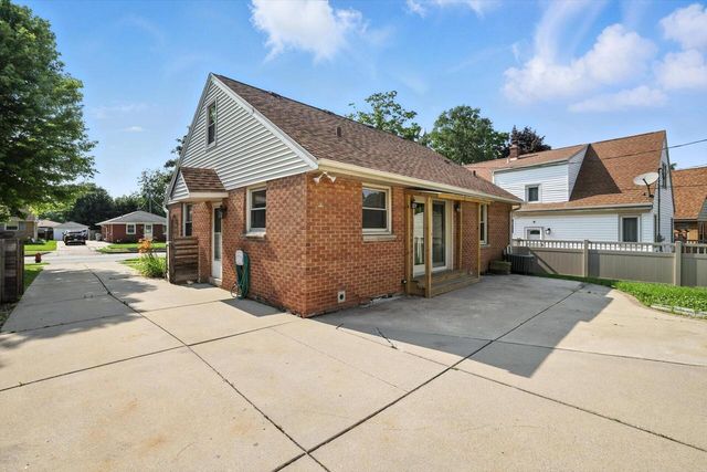 3372 S 71st STREET, Milwaukee, WI 53219