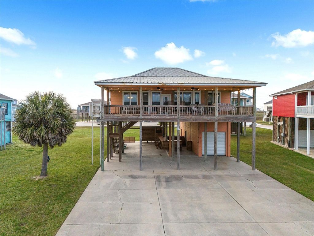 4409 Whaler Lane, Port Bolivar, TX 77650