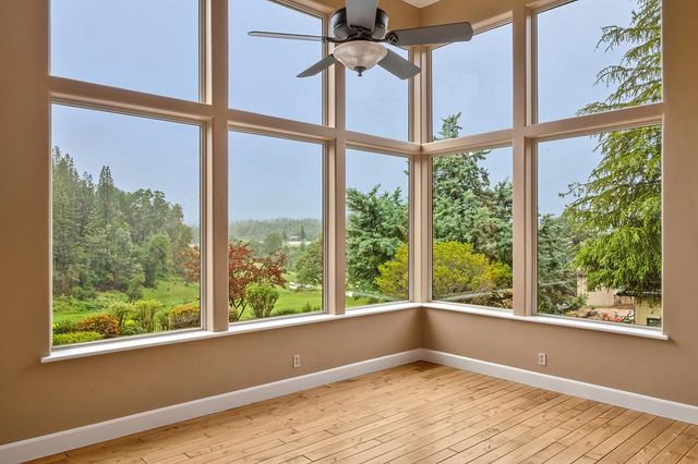 13028 Austin Forest Cir, Auburn, CA 95602