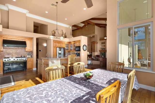 13028 Austin Forest Cir, Auburn, CA 95602