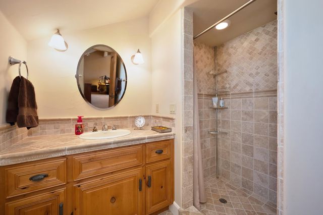 13028 Austin Forest Cir, Auburn, CA 95602