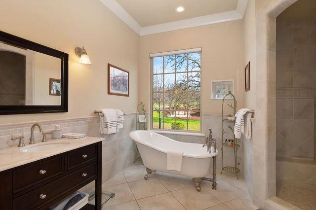 13028 Austin Forest Cir, Auburn, CA 95602