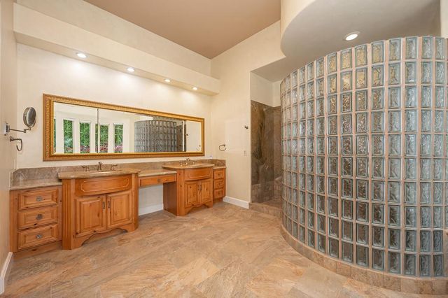 13028 Austin Forest Cir, Auburn, CA 95602