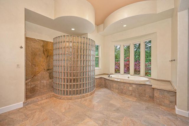 13028 Austin Forest Cir, Auburn, CA 95602