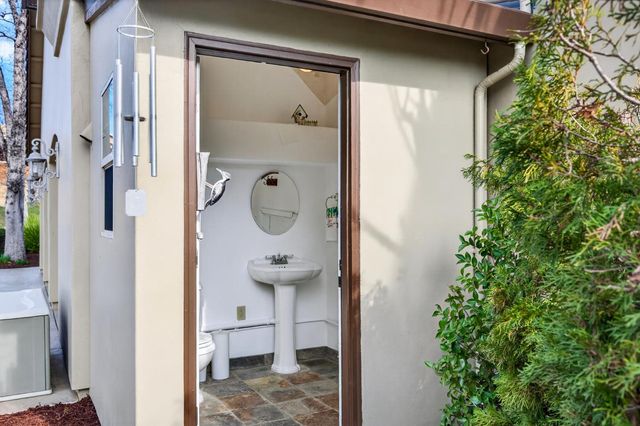 13028 Austin Forest Cir, Auburn, CA 95602