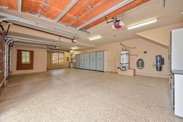 13028 Austin Forest Cir, Auburn, CA 95602