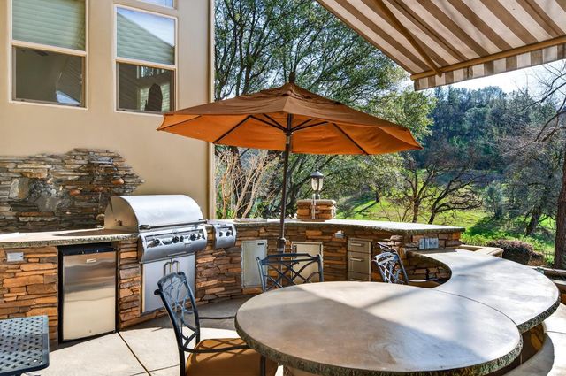 13028 Austin Forest Cir, Auburn, CA 95602