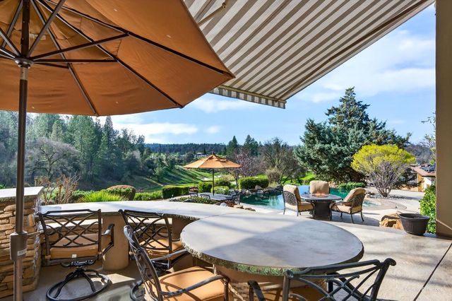 13028 Austin Forest Cir, Auburn, CA 95602