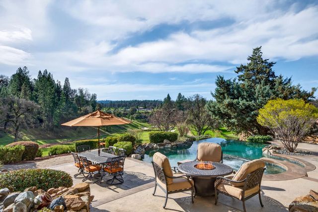 13028 Austin Forest Cir, Auburn, CA 95602