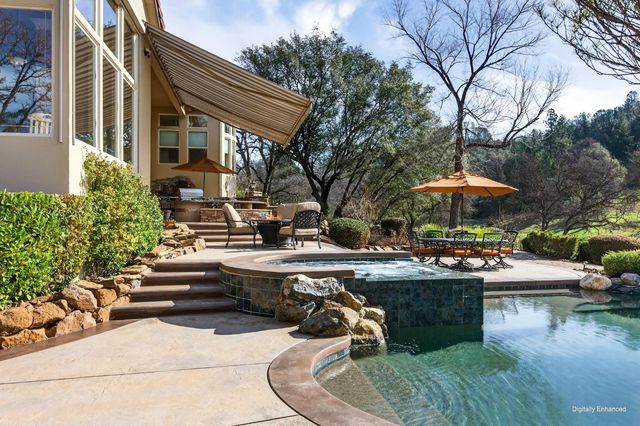13028 Austin Forest Cir, Auburn, CA 95602