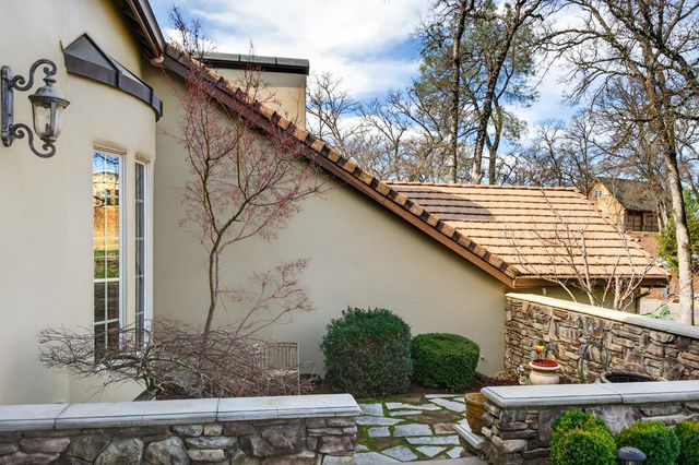 13028 Austin Forest Cir, Auburn, CA 95602