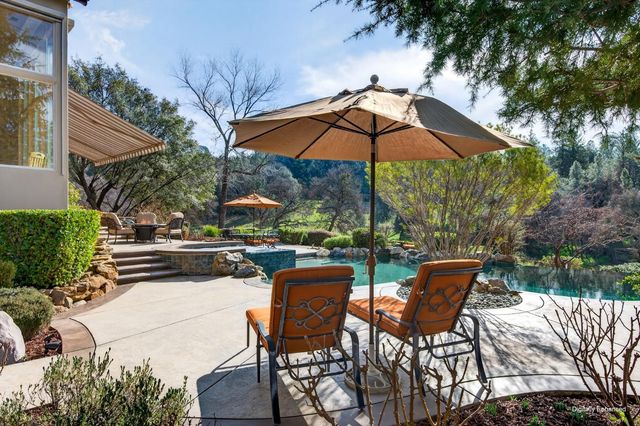 13028 Austin Forest Cir, Auburn, CA 95602