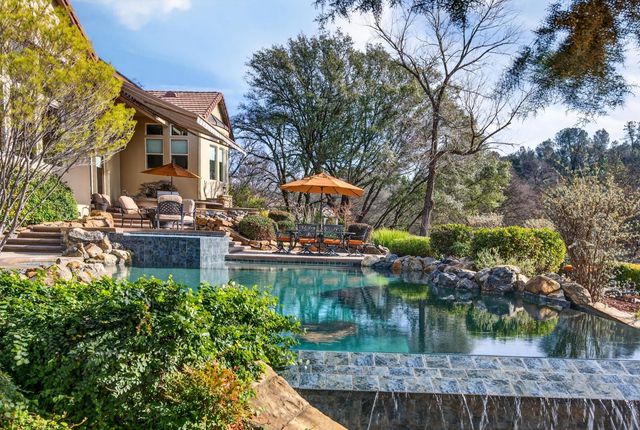13028 Austin Forest Cir, Auburn, CA 95602
