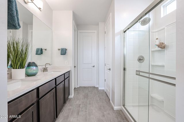 17988 W CREEDANCE Boulevard, Surprise, AZ 85387