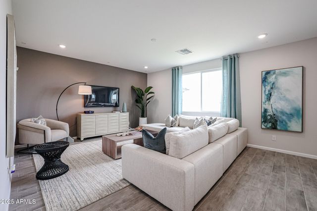 17988 W CREEDANCE Boulevard, Surprise, AZ 85387