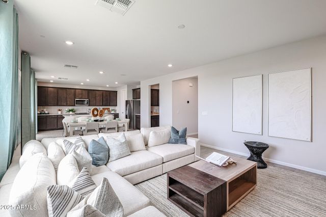 17988 W CREEDANCE Boulevard, Surprise, AZ 85387