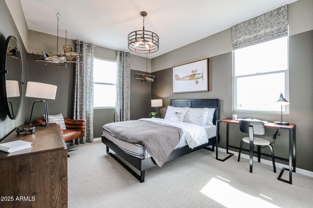 17988 W CREEDANCE Boulevard, Surprise, AZ 85387