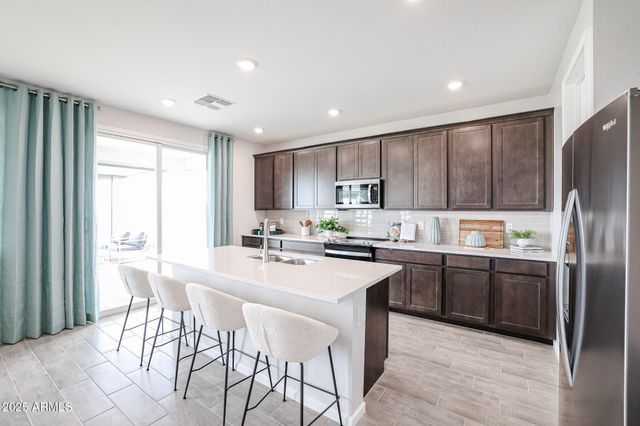 17988 W CREEDANCE Boulevard, Surprise, AZ 85387