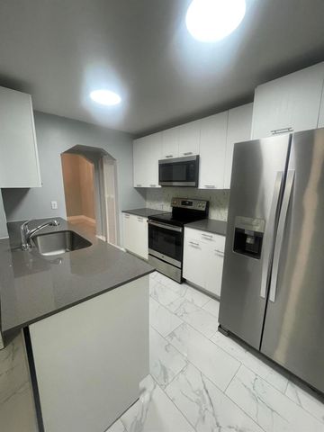 678 Via Toscana, Wellington, FL 33414