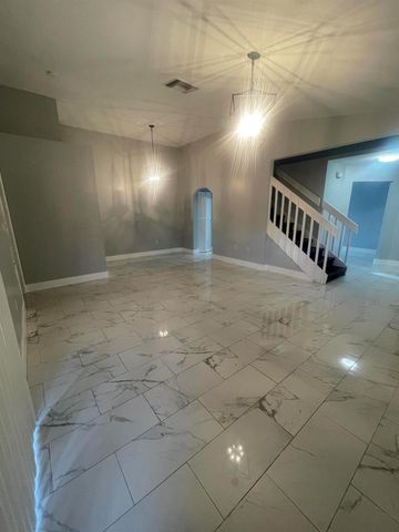 678 Via Toscana, Wellington, FL 33414