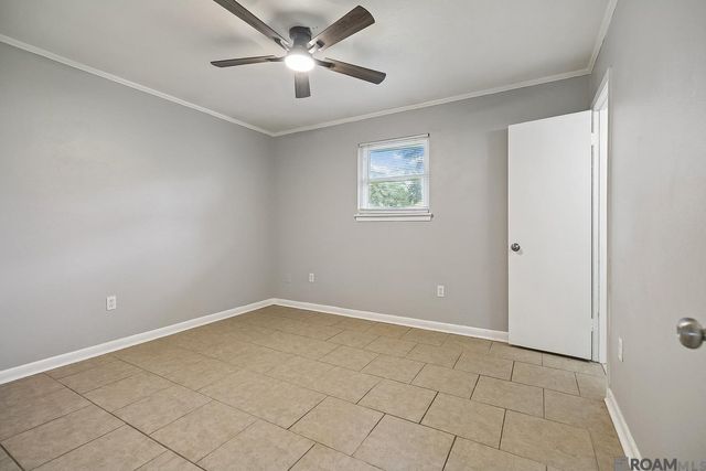 9301 Randall Dr, Denham Springs, LA 70726