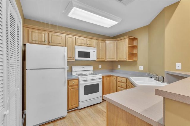 1343 Orchard Park Drive, Stone Mountain, GA 30083