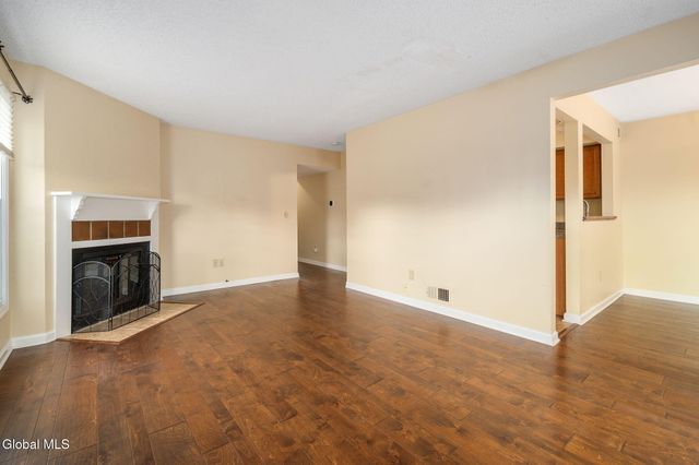 2 Carriage Road, Clifton Park, NY 12065