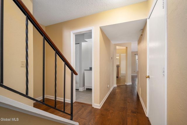 2 Carriage Road, Clifton Park, NY 12065