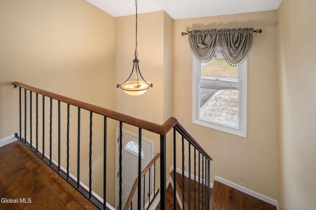 2 Carriage Road, Clifton Park, NY 12065