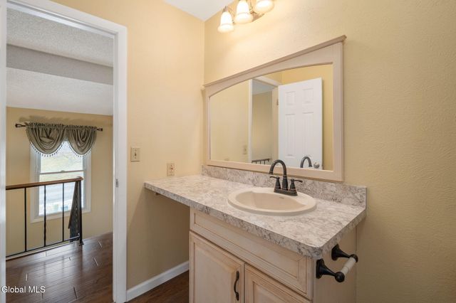 2 Carriage Road, Clifton Park, NY 12065