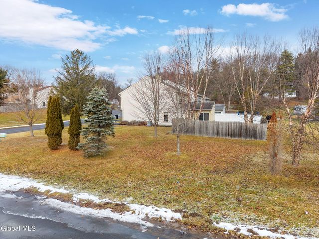2 Carriage Road, Clifton Park, NY 12065