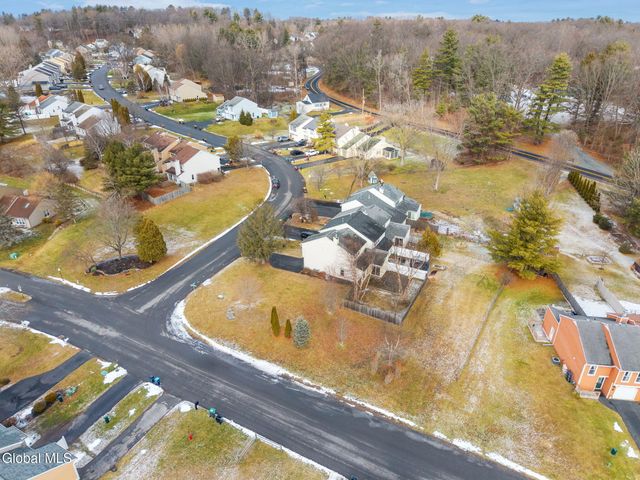 2 Carriage Road, Clifton Park, NY 12065